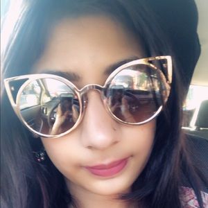 Meet your Posher, Sana